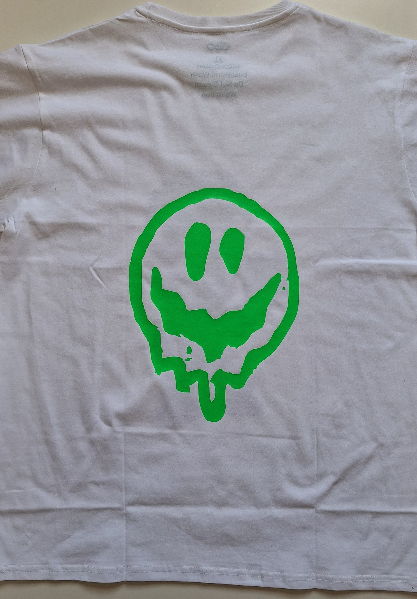 “Stay Wavy” Alien Graphic Tee – White Edition 👽 - Catch Body Customs